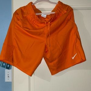 NIKE NWOT Nike dry-fit Medium